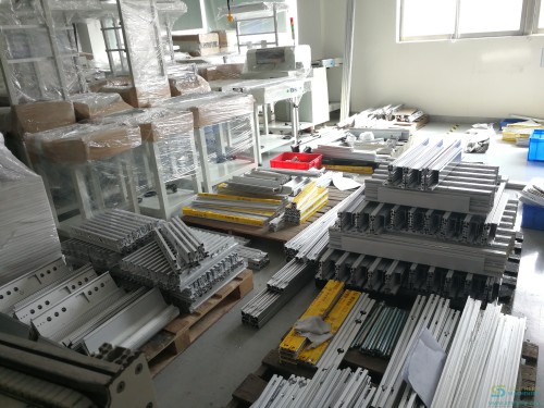 0.5M-Conveyor-with-light-in-stock-packing.jpg