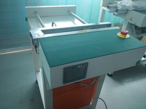 0.5M-Conveyor-with-touch-screen-2.jpg