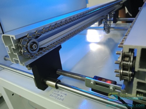Chain-Conveyor-with-cover.jpg