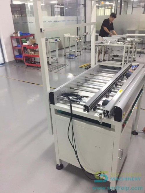 Conveyor-with-cooling-fan-1e47fe5ea3b44bcbe.jpg