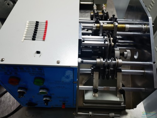 THT-Electronic-Component-Lead-Cutting--Forming-machine-5.jpg