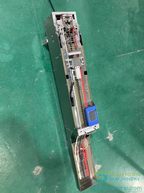Axial-taped-THT-Feeder-4.jpg