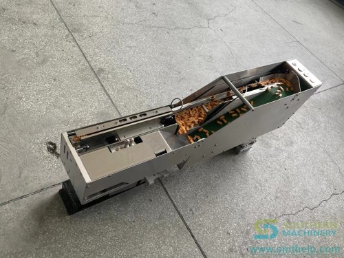 Flexible-bulk-component-Feeder-13.jpg
