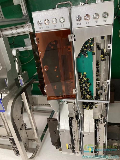 Flexible-bulk-component-Feeder-7.jpg