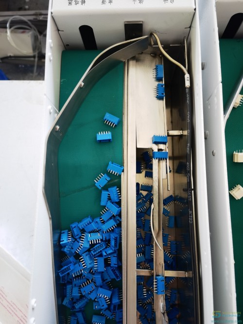Bulk-THT-feeder--connector-37.jpg