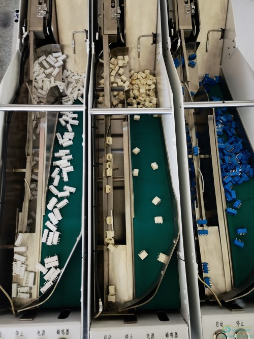 Bulk-THT-feeder--connector-42.jpg
