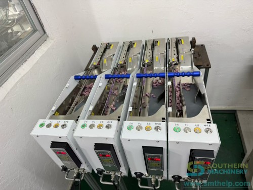 Revolutionary-Belt-Feeder-12.jpg