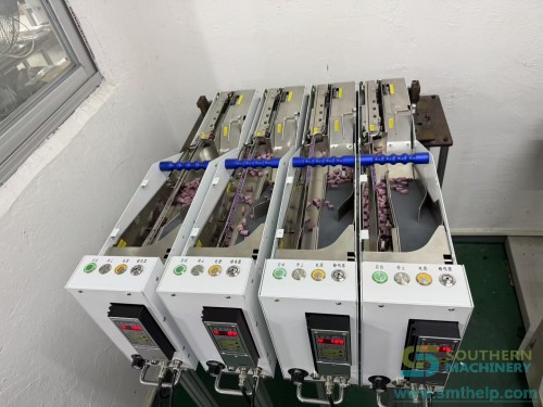 Revolutionary-Belt-Feeder-22.jpg