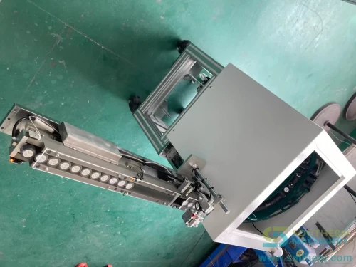 Southern Machinery bowl feeder for automated bulk component orientation and feeding in SMT/THT assembly lines. Tags: bowl feeder, vibratory bowl feeder, bulk component feeder, SMT feeder, THT feeder, Southern Machinery.