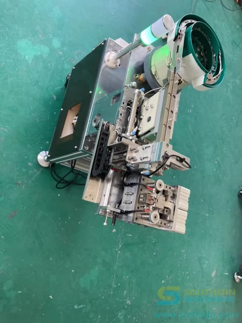 Southern Machinery bowl feeder for automated bulk component orientation and feeding in SMT/THT assembly lines. Tags: bowl feeder, vibratory bowl feeder, bulk component feeder, SMT feeder, THT feeder, Southern Machinery.