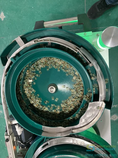 southern-machinery-bowl-feeder-bowl-vibrate-feeder-4-0009.webp