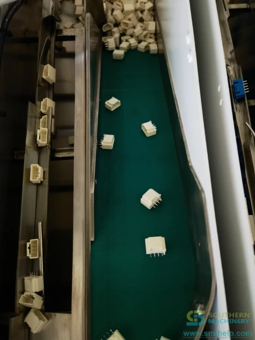 southern-machinery-custom-odd-form-feeder-bulk-tht-feeder-connector-22-0015.webp