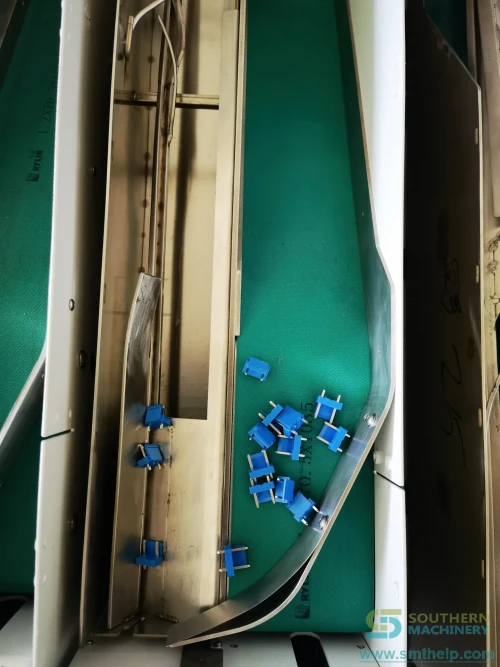 southern-machinery-custom-odd-form-feeder-bulk-tht-feeder-connector-29-0022.webp