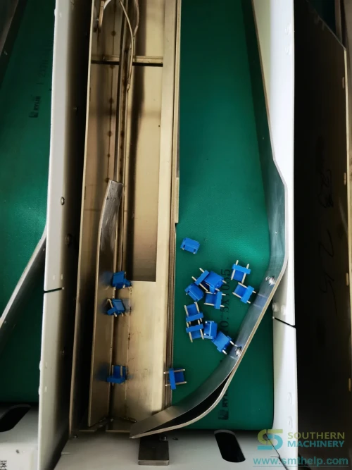 southern-machinery-custom-odd-form-feeder-bulk-tht-feeder-connector-30-0024.webp