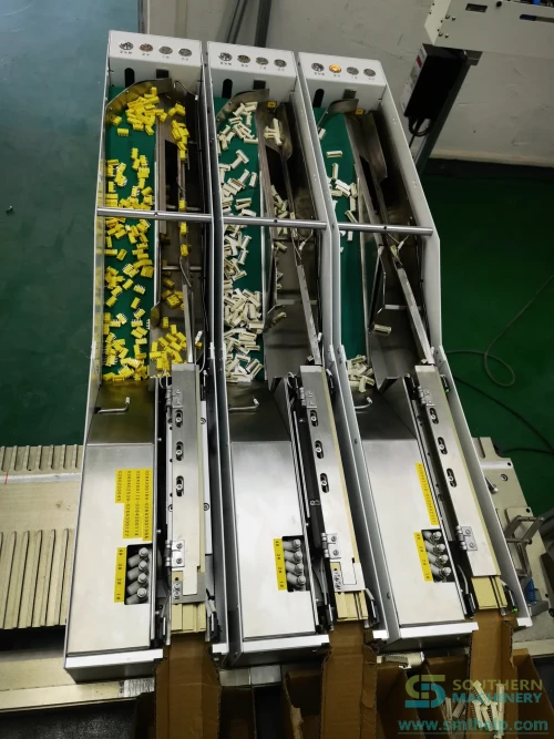 southern-machinery-custom-odd-form-feeder-bulk-tht-feeder-connector-4-0034.webp