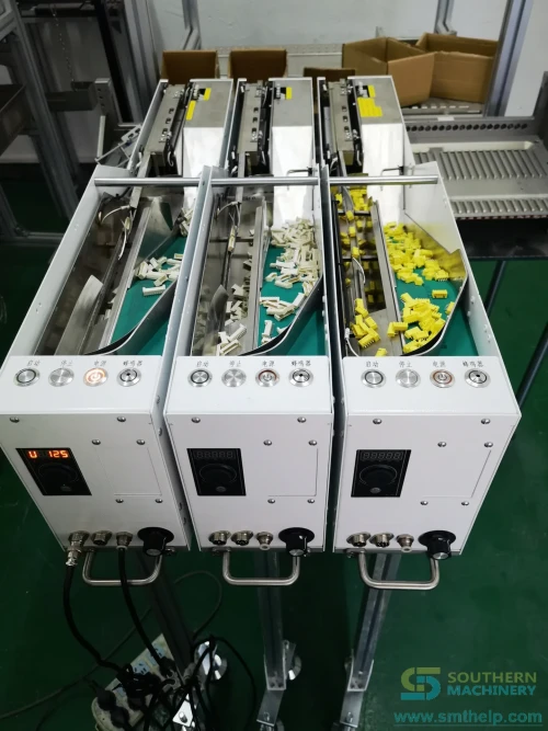 southern-machinery-custom-odd-form-feeder-bulk-tht-feeder-connector-6-0045.webp