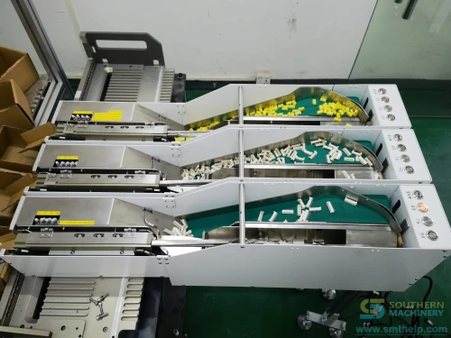 southern-machinery-custom-odd-form-feeder-bulk-tht-feeder-connector-7-0046.webp