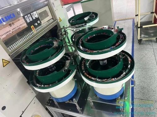 southern-machinery-customized-feeder-solution-bulk-tht-feeder-22-0016.webp