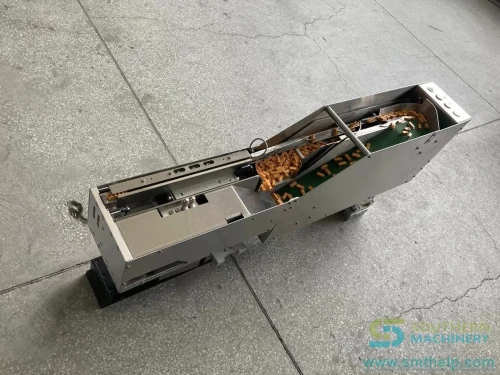 southern-machinery-customized-feeder-solution-bulk-tht-feeder-28-0022.webp