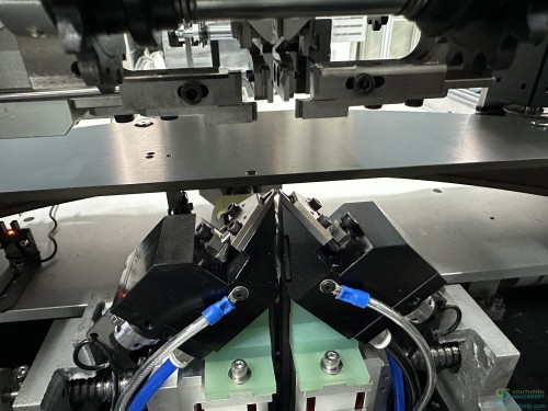 s4020-axial-insertion-machine-insertion-head.jpg