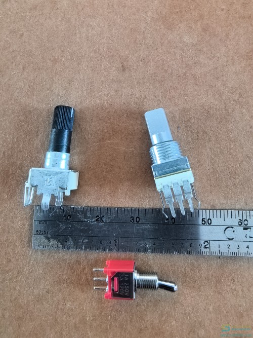 JUKI-JM-Oddform-insertion-using-Southern-Machinerymade-Nozzle--feeder-SM2072--component.jpg