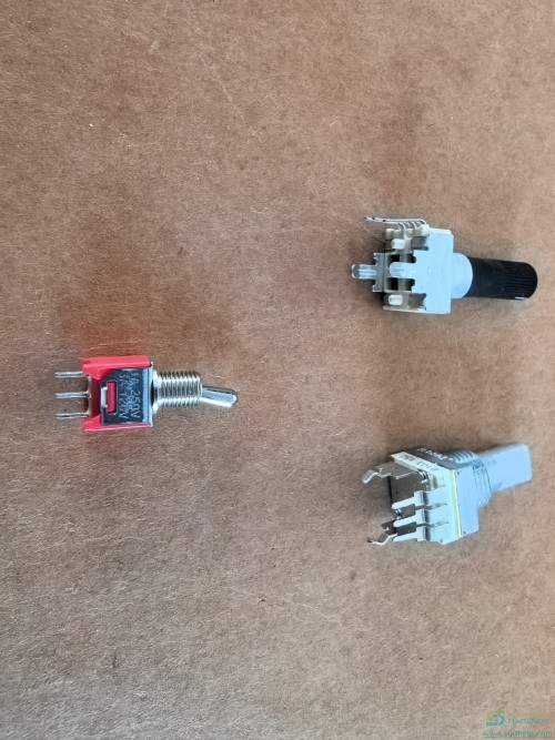 JUKI-JM-Oddform-insertion-using-Southern-Machinerymade-Nozzle--feeder-SM2072--components.jpg