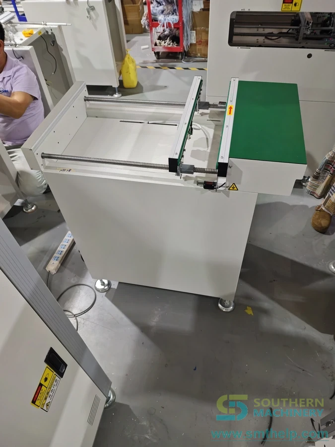 SMT PCB conveyor with adjustable rail system for board-handling line integration